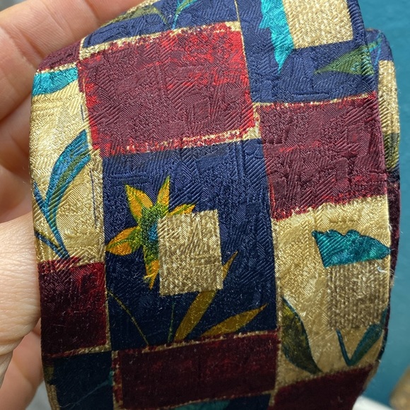 Aquascutum of London 100%silk vintage tie - Picture 6 of 10